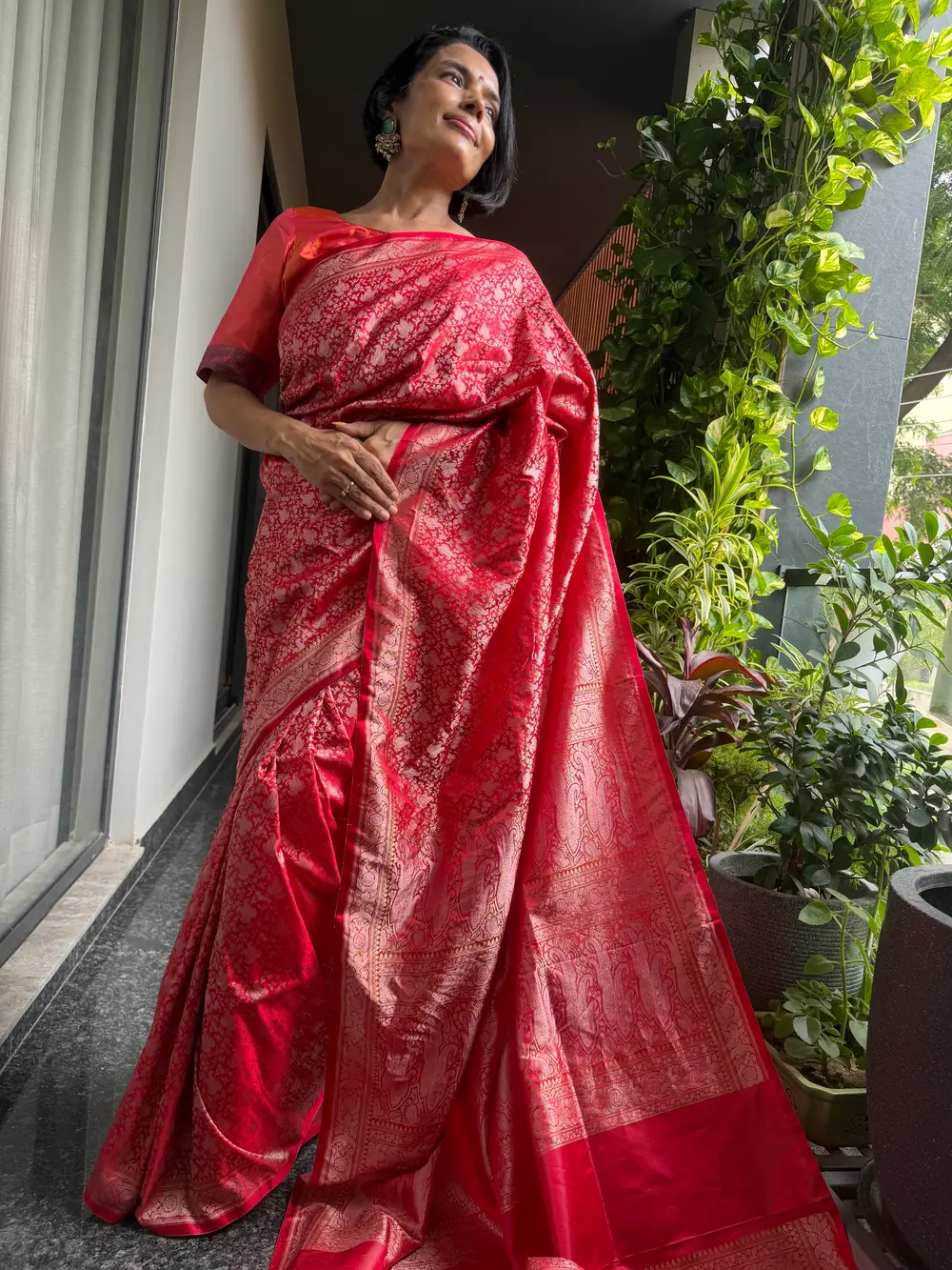 Red Silk Tanchoi Banarasi Saree with Vintage Paisley Pallu — Banarasi, Silk, Varanasi, Uttar Pradesh, view 4