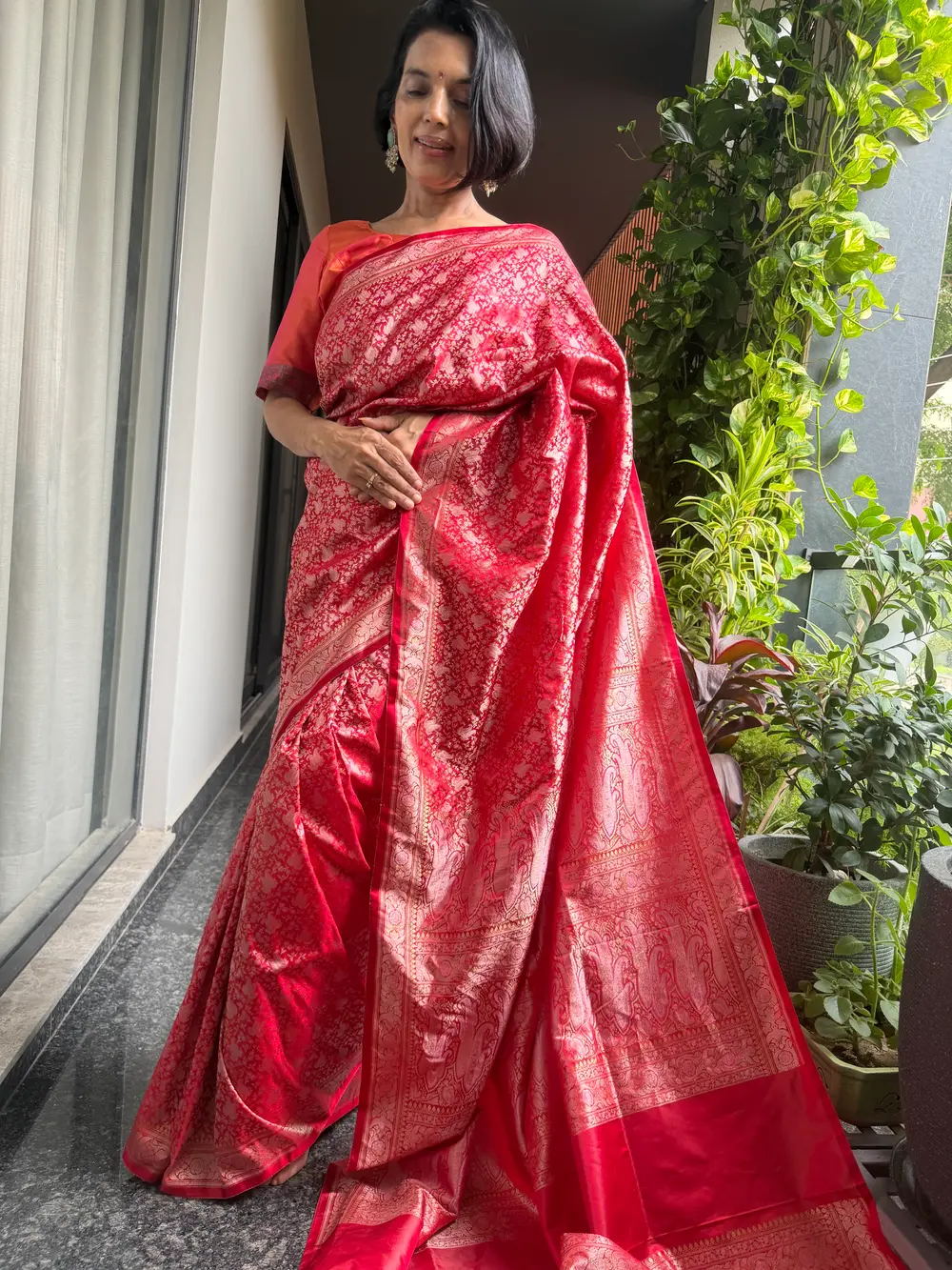 Red Silk Tanchoi Banarasi Saree with Vintage Paisley Pallu — Banarasi, Silk, Varanasi, Uttar Pradesh, view 5