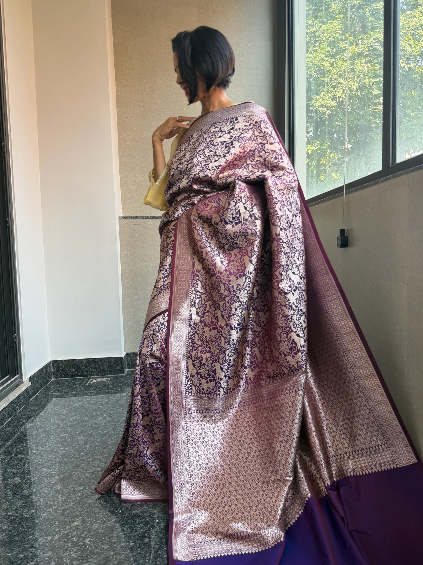 Dual-shot Mushroo silk Shikargah Banarasi saree